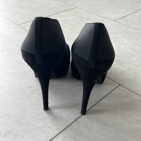 Stuart Weitzman Booties - size 9 - Picture 3 of 7